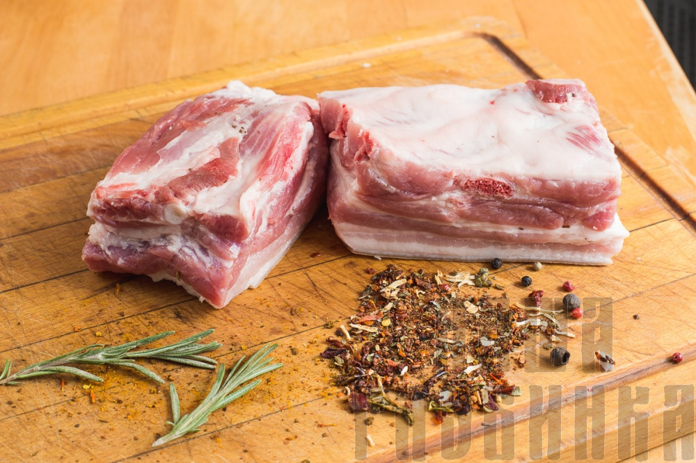 Свиная грудинка на кости. Купить в Москве с доставкой на дом.