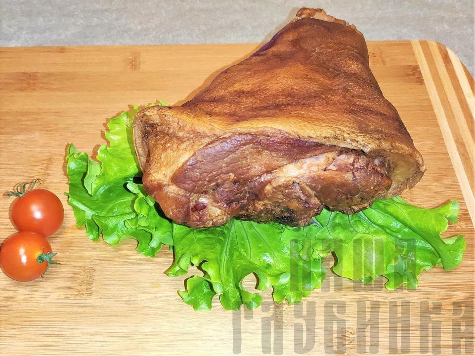 Рулька свиная копченая